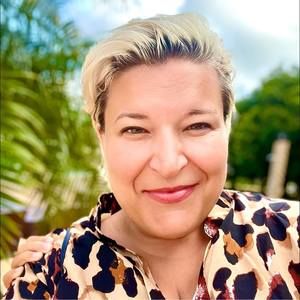 Meet your Posher, Dominique